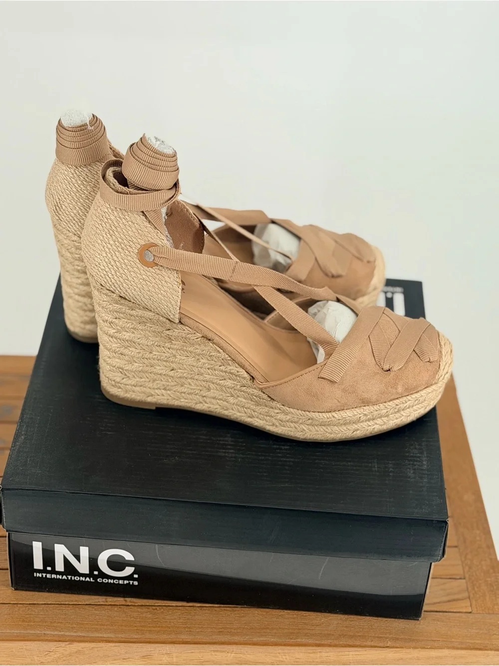 INC International Concepts lace up